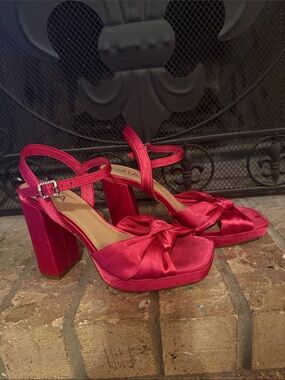 MIA Fuchsia Satin Knotted Platform Sandals